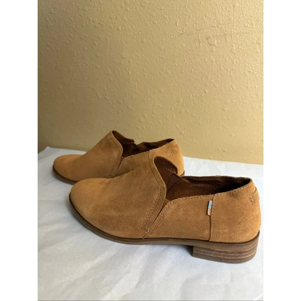 TOMS Suede Slip-On Loafers Women’s 7 – Tan Low Heel Flats